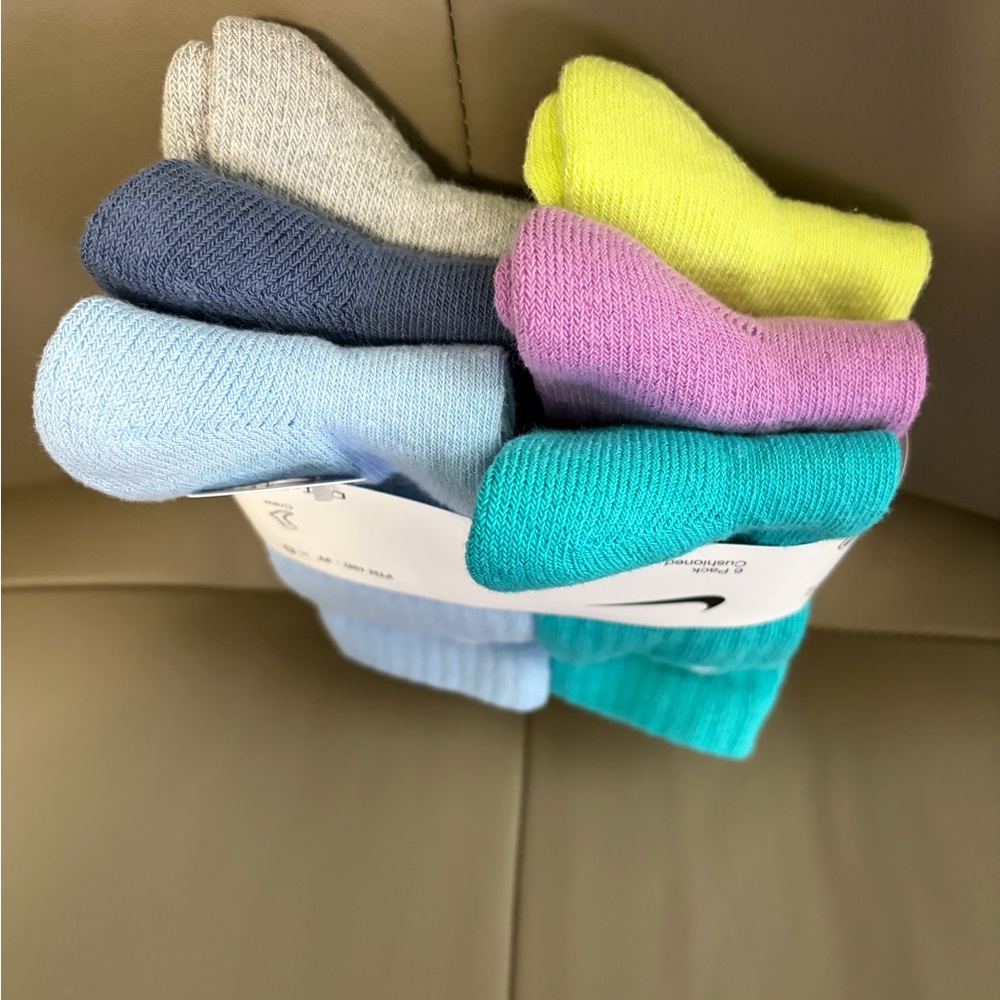 BNWT NIKE UNISEX YOUTH (6) PACK CREW SOCKS MULTICOLOR US SHOE SIZE 10C to 3Y - Picture 9 of 12